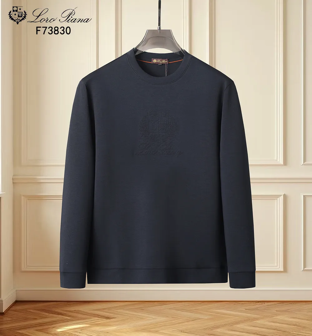 LP's new modal air layer sweatshirt, handsome and fashionable, simple Versatile style. The top-notch printed embossed letter pattern logo on the chest, the cotton fabric is not only stiff and maintains the trendy silhouette, but also comfortable to wear, and the yarn is more delicate, Sizes M-4XL